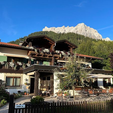 Das Halali - Dein Kleines Hotel An Der Zugspitze Ehrwald Eksteriør billede